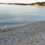 Near Sea, * Pula