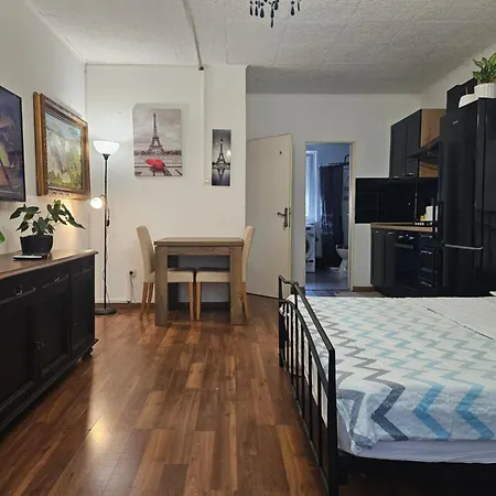 Near Sea, Appartement