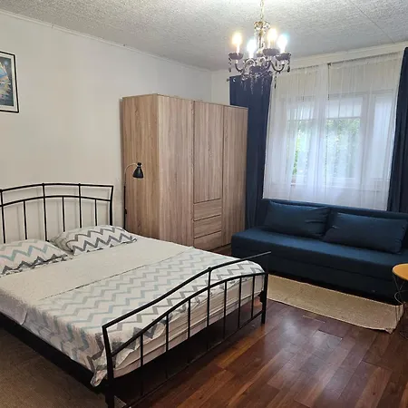 Near Sea, Appartement